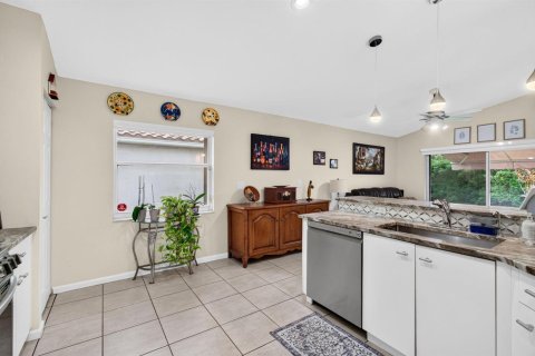 House in Boynton Beach, Florida 3 bedrooms, 161.46 sq.m. № 2399996 - photo 21