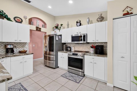 House in Boynton Beach, Florida 3 bedrooms, 161.46 sq.m. № 2399996 - photo 18