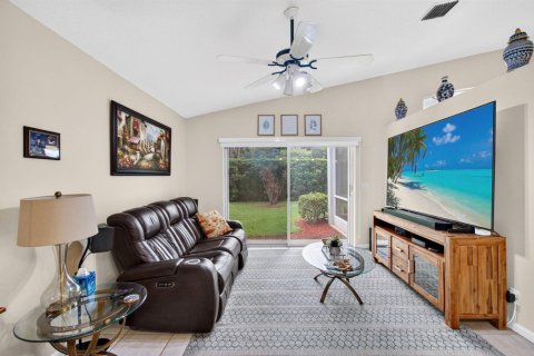 House in Boynton Beach, Florida 3 bedrooms, 161.46 sq.m. № 2399996 - photo 27