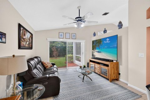 House in Boynton Beach, Florida 3 bedrooms, 161.46 sq.m. № 2399996 - photo 26