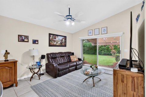 House in Boynton Beach, Florida 3 bedrooms, 161.46 sq.m. № 2399996 - photo 25