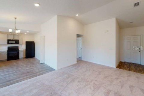 House in Palm Coast, Florida 3 bedrooms, 118.26 sq.m. № 1879383 - photo 14