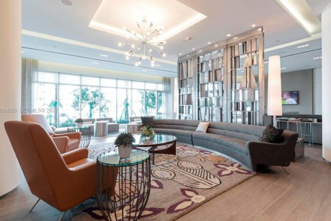 Condominio en alquiler en North Miami Beach, Florida, 2 dormitorios, 158.31 m2 № 2170125 - foto 19