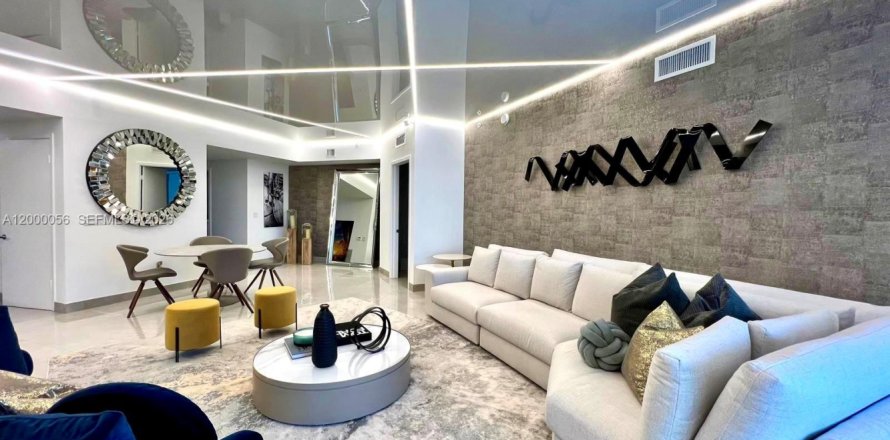 Condominio en North Miami Beach, Florida, 2 dormitorios № 2170125
