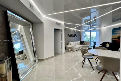 Condominio en alquiler en North Miami Beach, Florida, 2 dormitorios, 158.31 m2 № 2170125 - foto 6