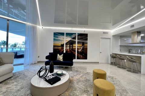 Condominio en alquiler en North Miami Beach, Florida, 2 dormitorios, 158.31 m2 № 2170125 - foto 7