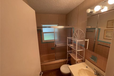 House in Largo, Florida 2 bedrooms, 107.77 sq.m. № 2236061 - photo 9