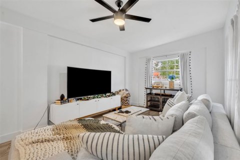 House in Winter Park, Florida 3 bedrooms, 155.05 sq.m. № 2101898 - photo 26