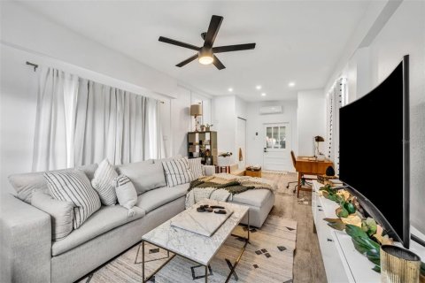 House in Winter Park, Florida 3 bedrooms, 155.05 sq.m. № 2101898 - photo 28