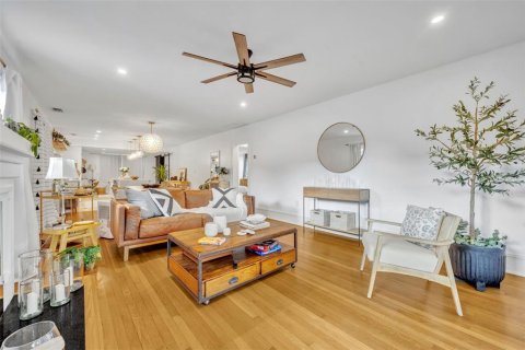 House in Winter Park, Florida 3 bedrooms, 155.05 sq.m. № 2101898 - photo 9