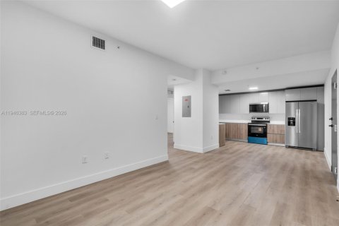 Apartment in Miami, Florida 2 bedrooms № 2002622 - photo 13