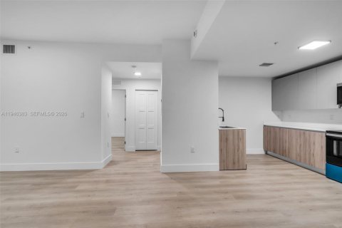 Apartment in Miami, Florida 2 bedrooms № 2002622 - photo 11