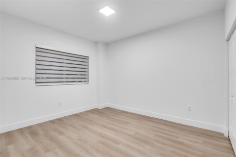 Apartment in Miami, Florida 2 bedrooms № 2002622 - photo 17