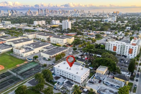 Apartment in Miami, Florida 2 bedrooms № 2002622 - photo 6