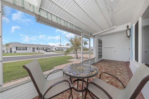 House in Pinellas Park, Florida 2 bedrooms, 160.35 sq.m. № 2110244 - photo 13