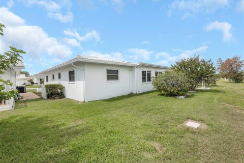 House in Pinellas Park, Florida 2 bedrooms, 160.35 sq.m. № 2110244 - photo 8