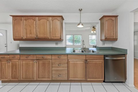 House in Pinellas Park, Florida 2 bedrooms, 160.35 sq.m. № 2110244 - photo 29