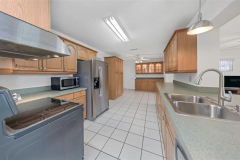 House in Pinellas Park, Florida 2 bedrooms, 160.35 sq.m. № 2110244 - photo 28