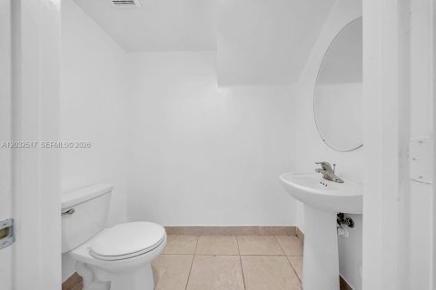 Купить таунхаус в Майами, Флорида 3 спальни, 123.65м2, № 2146521 - фото 9