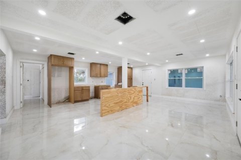 Villa ou maison à vendre à Tampa, Floride: 4 chambres, 189.99 m2 № 2427185 - photo 16