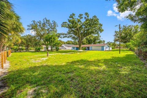 Villa ou maison à vendre à Tampa, Floride: 4 chambres, 189.99 m2 № 2427185 - photo 2