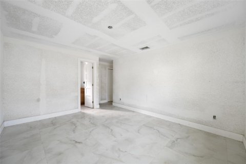 Villa ou maison à vendre à Tampa, Floride: 4 chambres, 189.99 m2 № 2427185 - photo 27