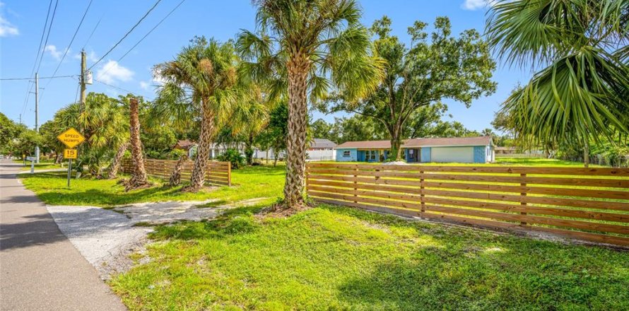 Villa ou maison à Tampa, Floride 4 chambres, 189.99 m2 № 2427185