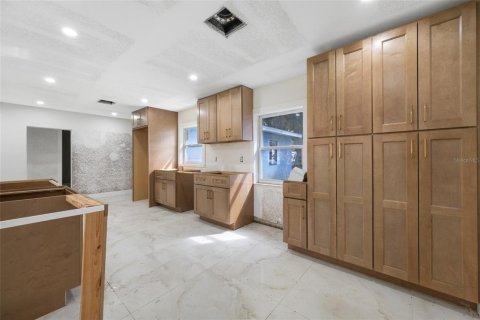 Villa ou maison à vendre à Tampa, Floride: 4 chambres, 189.99 m2 № 2427185 - photo 18