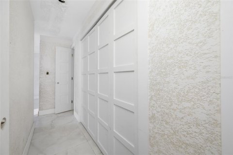 Villa ou maison à vendre à Tampa, Floride: 4 chambres, 189.99 m2 № 2427185 - photo 24