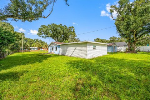Villa ou maison à vendre à Tampa, Floride: 4 chambres, 189.99 m2 № 2427185 - photo 8