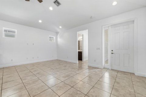House in Stuart, Florida 3 bedrooms, 164.62 sq.m. № 2169410 - photo 15