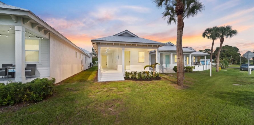 House in Stuart, Florida 3 bedrooms, 164.62 sq.m. № 2169410