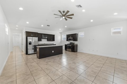 House in Stuart, Florida 3 bedrooms, 164.62 sq.m. № 2169410 - photo 13