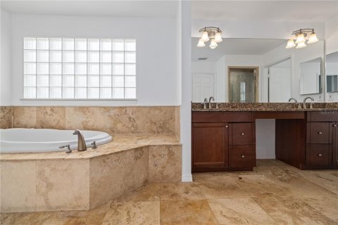 Villa ou maison à louer à Tampa, Floride: 4 chambres, 244.61 m2 № 1789320 - photo 30
