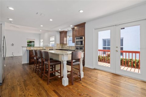 Villa ou maison à louer à Tampa, Floride: 4 chambres, 244.61 m2 № 1789320 - photo 12