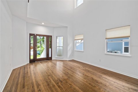Villa ou maison à louer à Tampa, Floride: 4 chambres, 244.61 m2 № 1789320 - photo 5