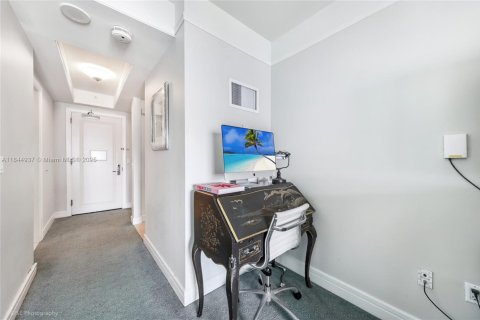 Copropriété à vendre à Miami, Floride: 56.76 m2 № 1878387 - photo 17