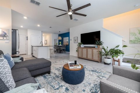 Townhouse in Port Orange, Florida 3 bedrooms, 150.87 sq.m. № 1918588 - photo 6