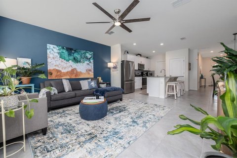 Townhouse in Port Orange, Florida 3 bedrooms, 150.87 sq.m. № 1918588 - photo 8