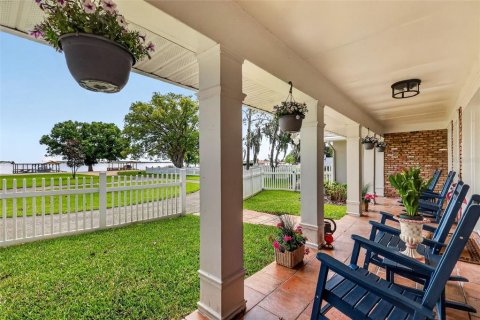 House in Mount Dora, Florida 3 bedrooms, 231.7 sq.m. № 2212229 - photo 12