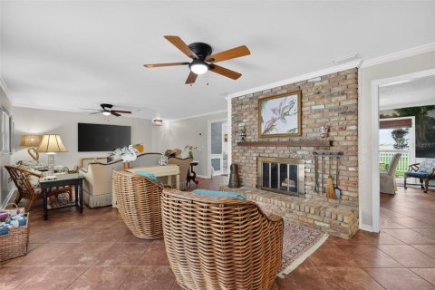 House in Mount Dora, Florida 3 bedrooms, 231.7 sq.m. № 2212229 - photo 30