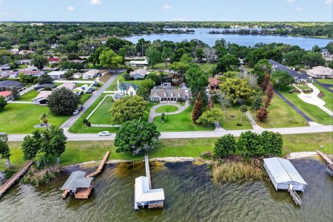 House in Mount Dora, Florida 3 bedrooms, 231.7 sq.m. № 2212229 - photo 5