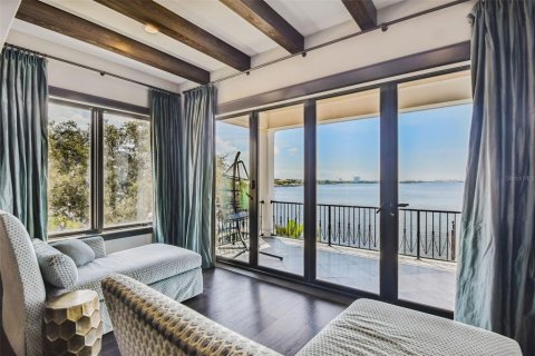 Casa en venta en Tampa, Florida, 6 dormitorios, 646.51 m2 № 1564845 - foto 10