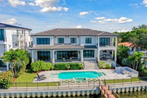 Casa en venta en Tampa, Florida, 6 dormitorios, 646.51 m2 № 1564845 - foto 2