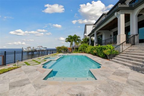Casa en venta en Tampa, Florida, 6 dormitorios, 646.51 m2 № 1564845 - foto 13