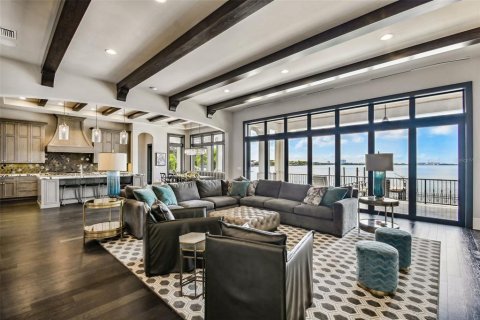 Casa en venta en Tampa, Florida, 6 dormitorios, 646.51 m2 № 1564845 - foto 23