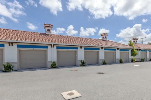 Condo in Venice, Florida, 3 bedrooms № 2105893 - photo 5