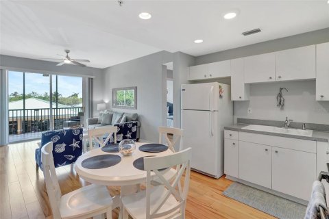 Condo in Punta Gorda, Florida, 2 bedrooms № 2109931 - photo 2