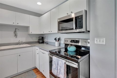 Condo in Punta Gorda, Florida, 2 bedrooms № 2109931 - photo 5