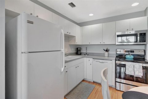 Condo in Punta Gorda, Florida, 2 bedrooms № 2109931 - photo 7